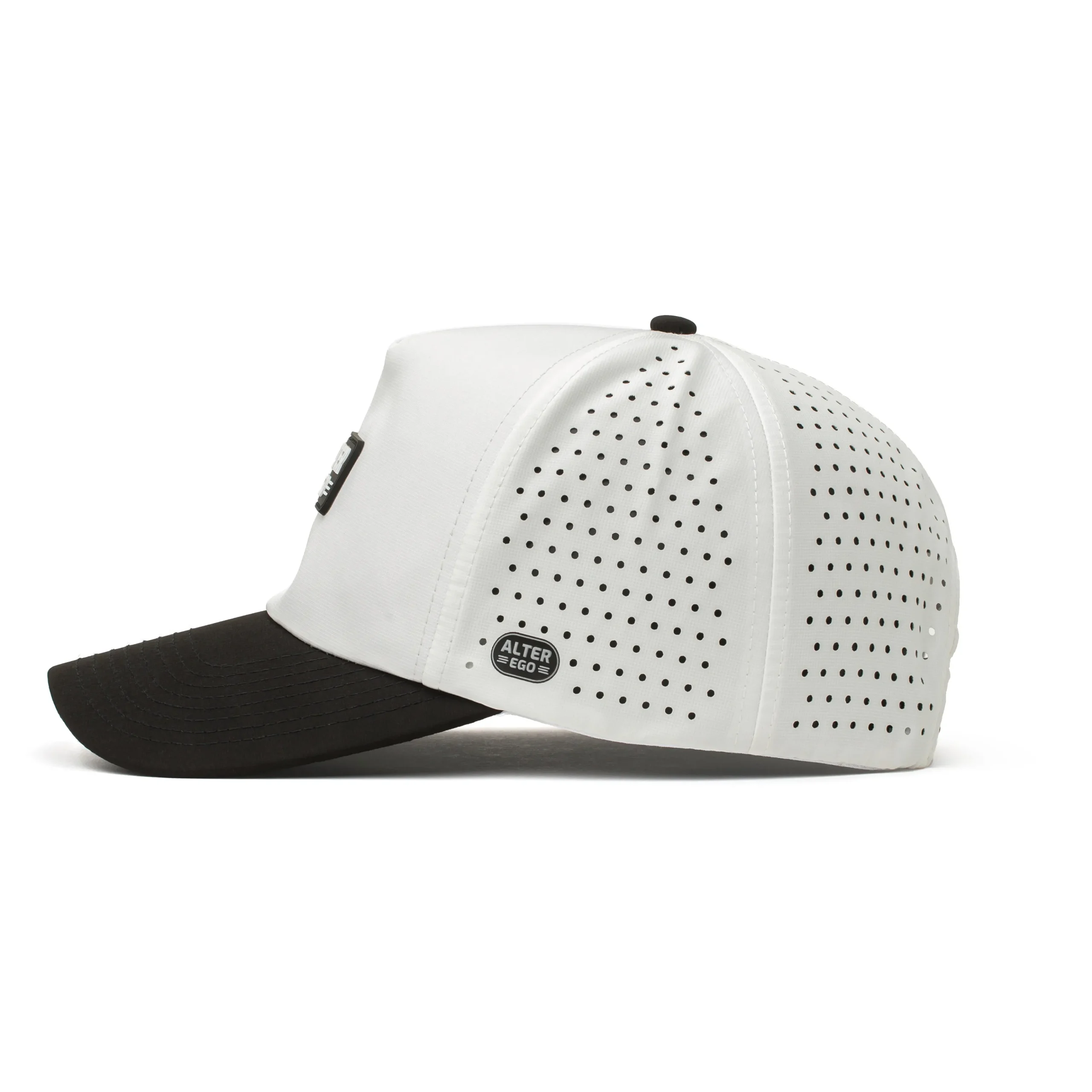 traveler-splash-black-amp-whit-WTKfgFcj-1.webp Traveler FitLaid-Back Style For Any Adventure|UNTUCKit Traveler Splash Black & White Signature